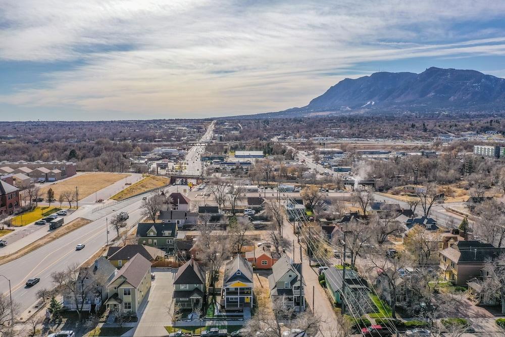 1 برلوفيلي ستيليش داون تاون كلوس تو إفريثينج منظر من الجو