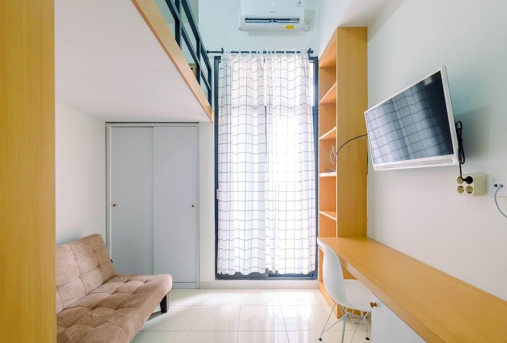 Minimalist and Comfortable Studio Dave Apartment Interior