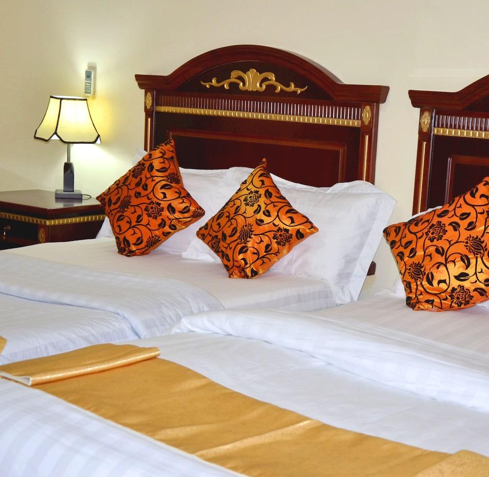 Executive Inn Room