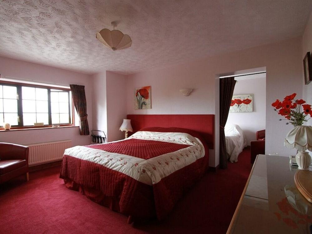 Pointers Guest House Room