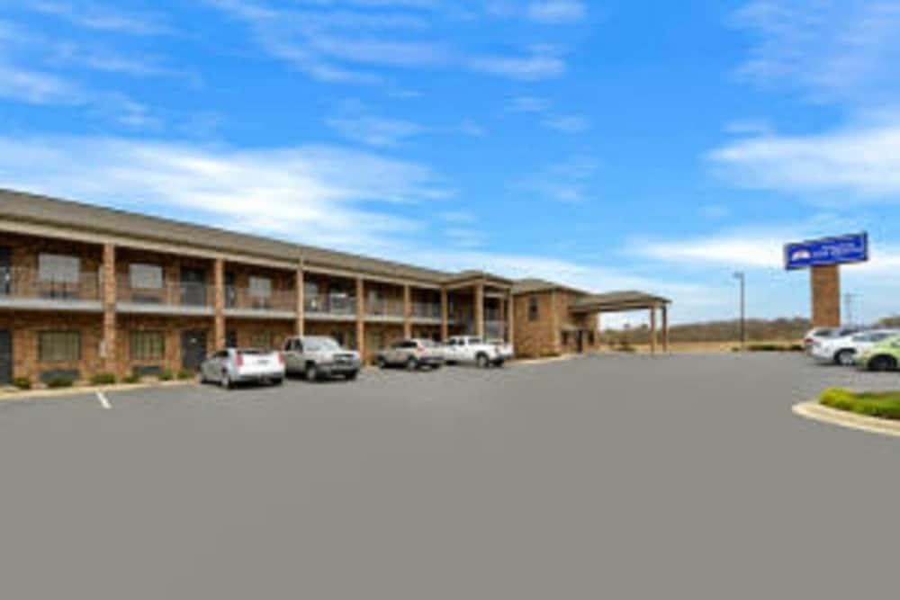 أميريكاز بيست فاليو إن بيهاليا