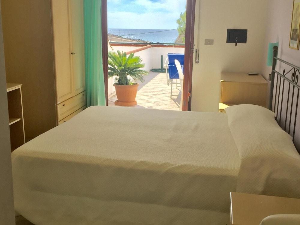 هوتل ليمبو دي مير