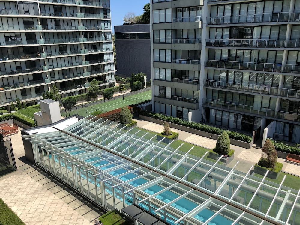 مترو أبارتمنتس ساوث ميلبورن سي بي دي إيدج حمام سباحة مغطى