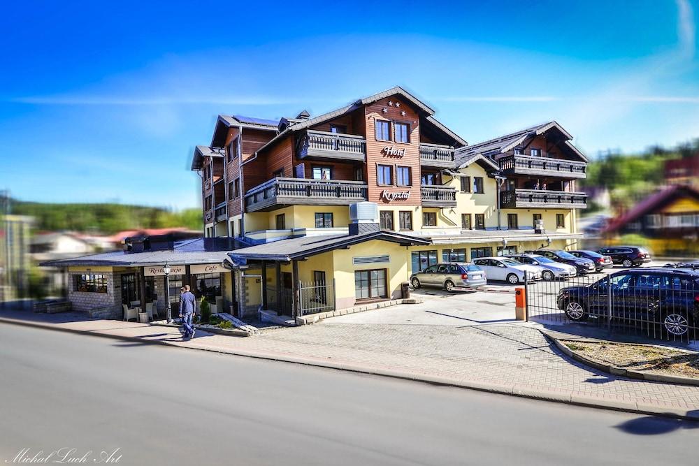 مركز مؤتمرات وسبا بفندق كريستال