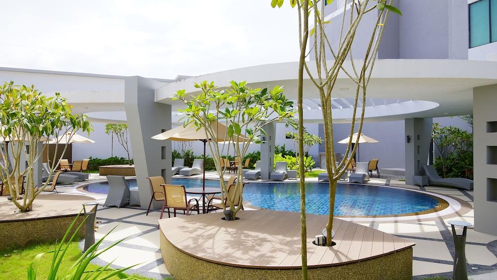 رايا هوتل آند كوانفينشن سنتر ألور سيتار المنطقة الخارجية