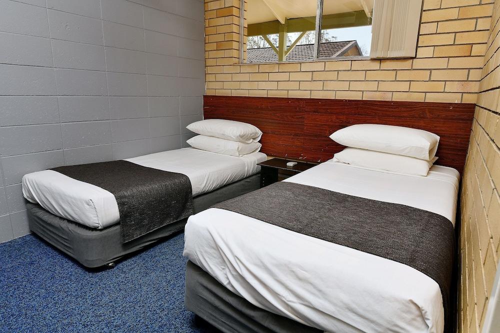 بورك آند ويلز موتور إن غرفة