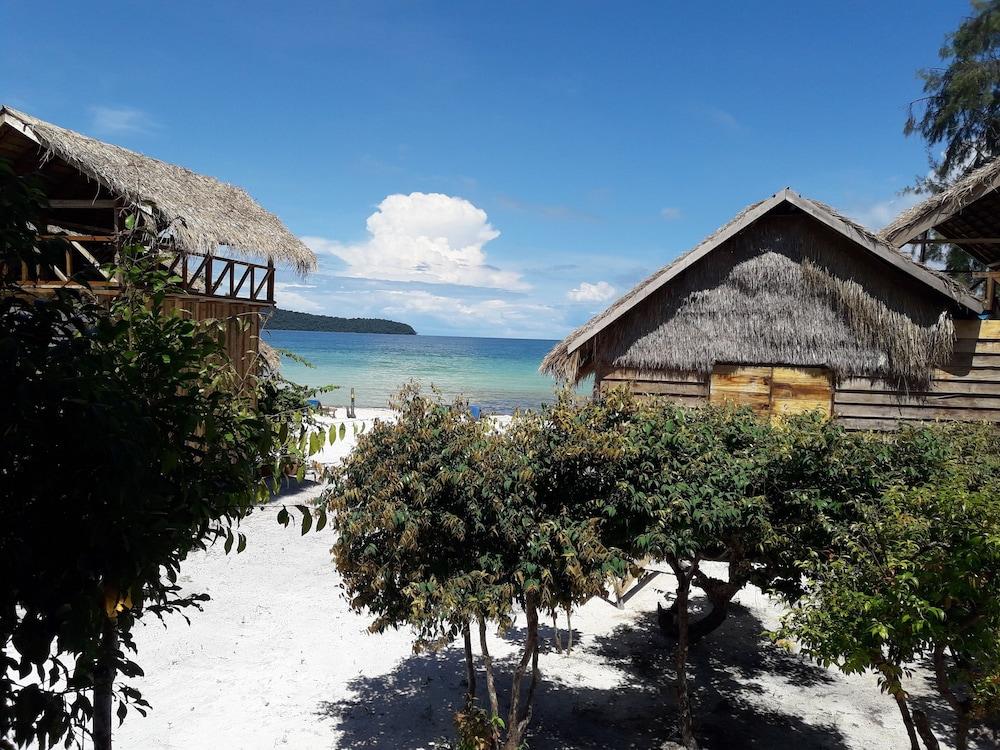 جرين بلو بيتش بنجالو ريزورت المنطقة الخارجية