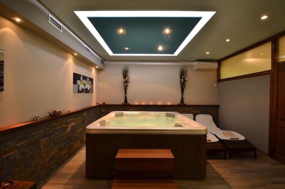 لافيلي 5 بوم فيلا ٕن بوزيت