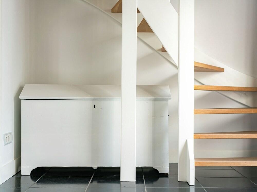 كوتيدج إن أوفيزاندي ويذ تيريس غرفة