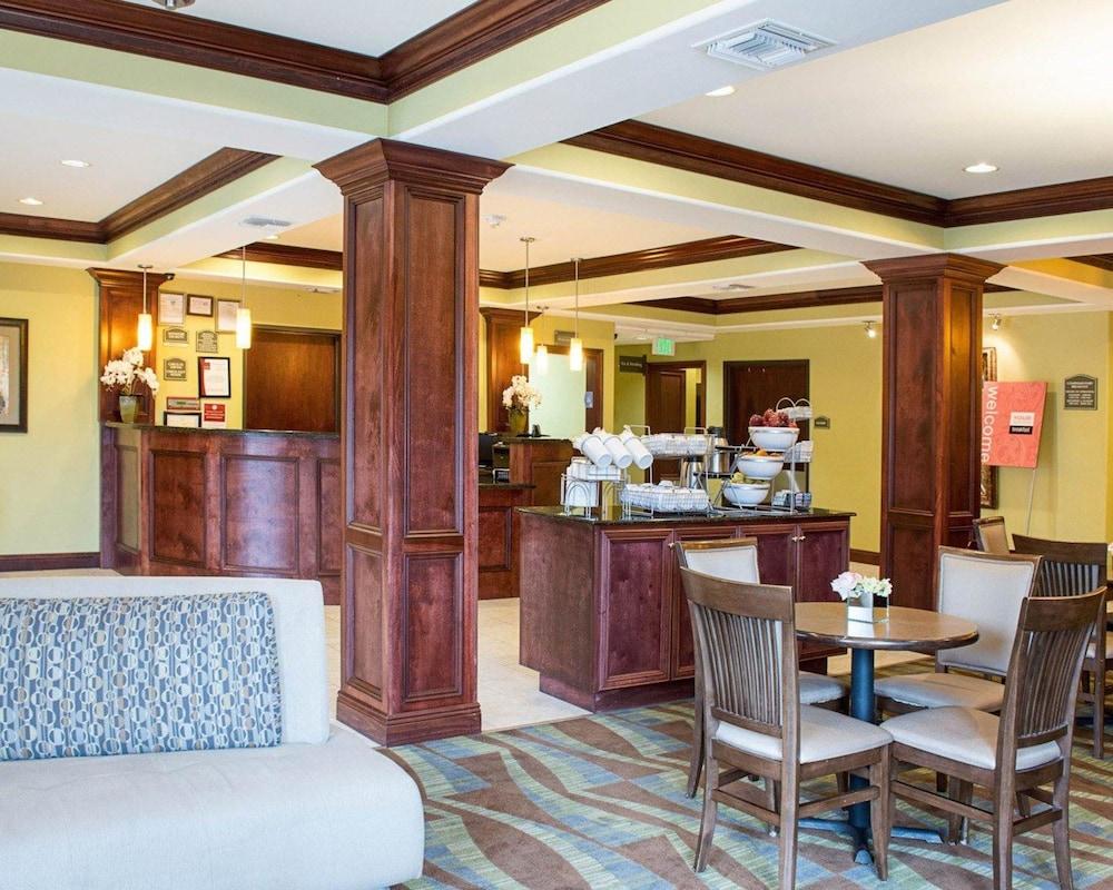 كومفرت سويتس هارفي - نيو أورليانز ويست الردهة