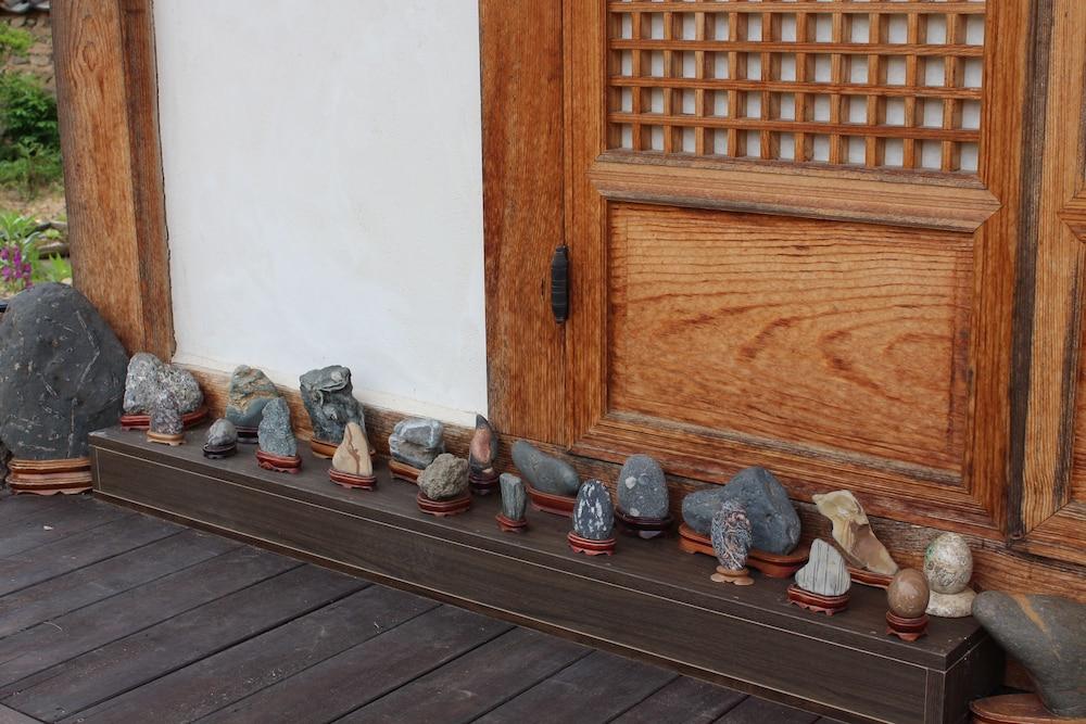 Chungwondang Exterior detail