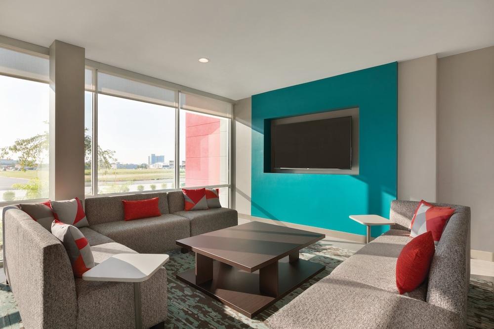 أفيد هوتل بيرون وارنر روبين  باي آيتش جي المنطقة الخارجية