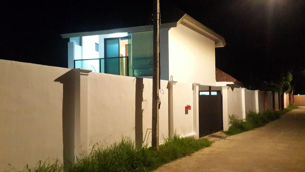 فيلا مكونة من 3 غرف نوم ومزودة بمسبح وقريبة من الشاطئ ولاغونا المنطقة الخارجية