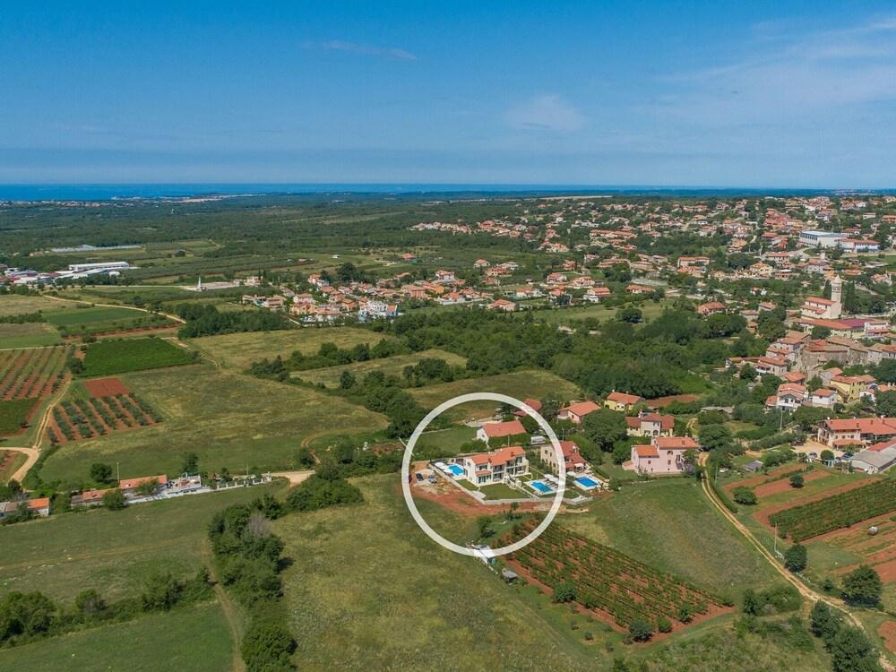 Villa With Private Pool in a Quiet Location With Garden and Grill Exterior