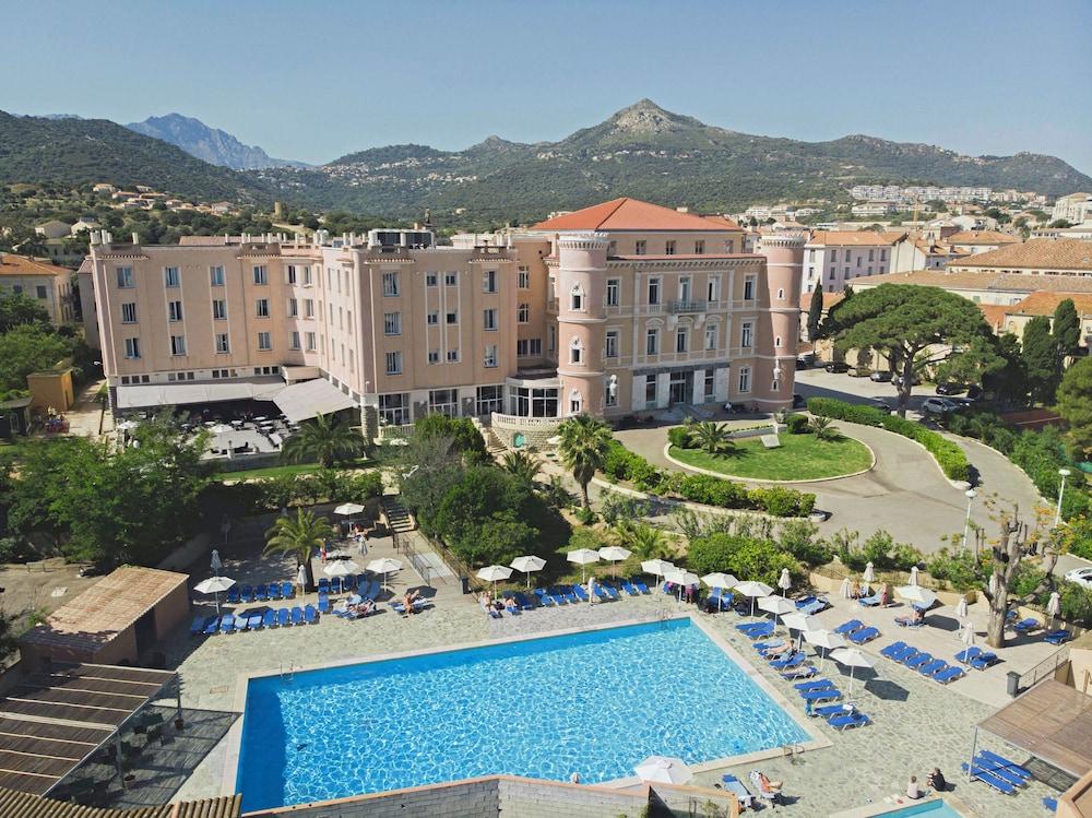 لانجلي ريزورت نابليون بونابارت المنطقة الخارجية