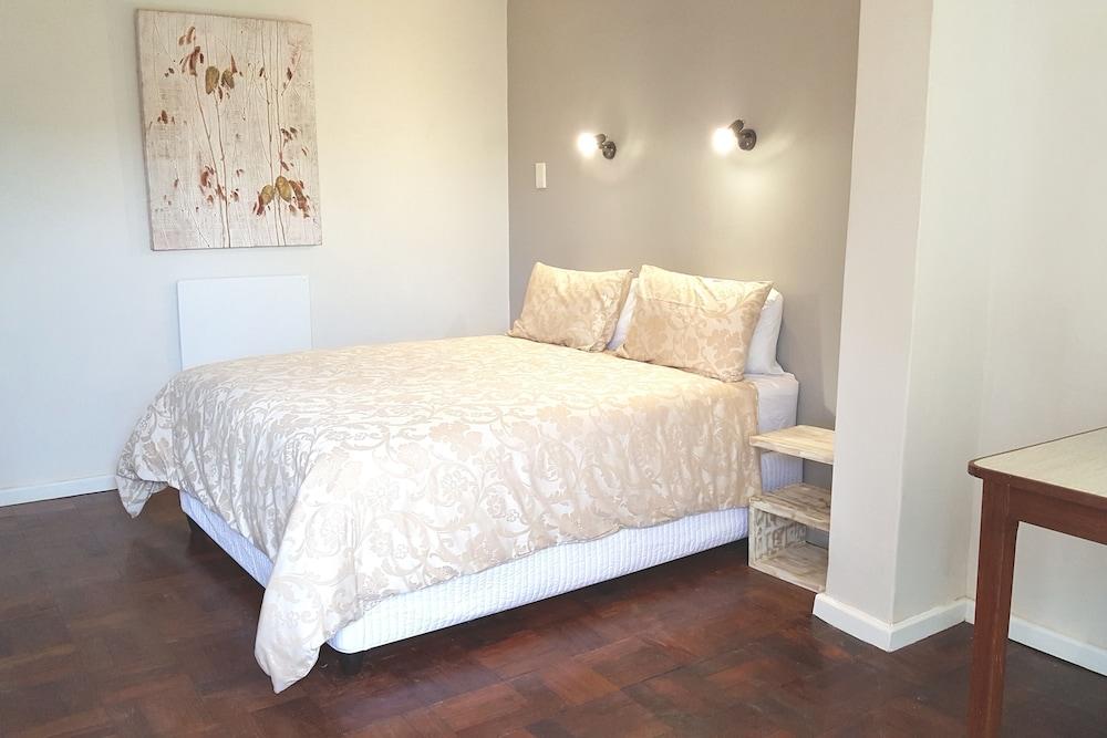 7 اون ديزا سيلف كاتيرنج أكوموداشن الصورة الأساسية