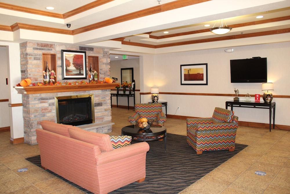 هوليداي إن إكسبرس فيرنال دينوساورلاند باي آيتش جي المنطقة الخارجية