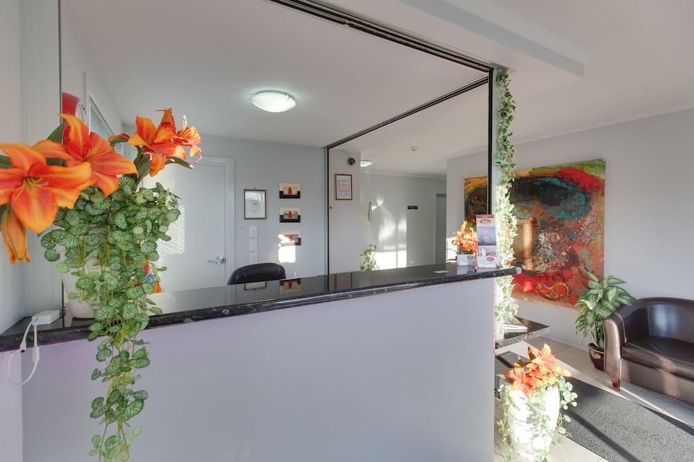 بي كايز بريميير موتل إيسبلاندي منطقة الاستقبال