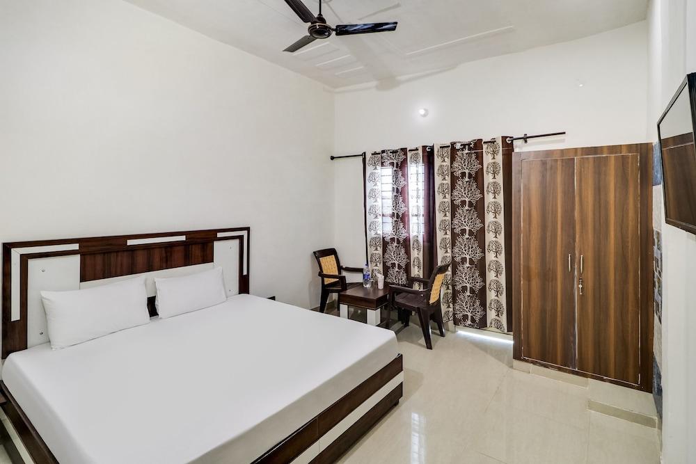 SPOT ON 48646 Hotel Gvrh