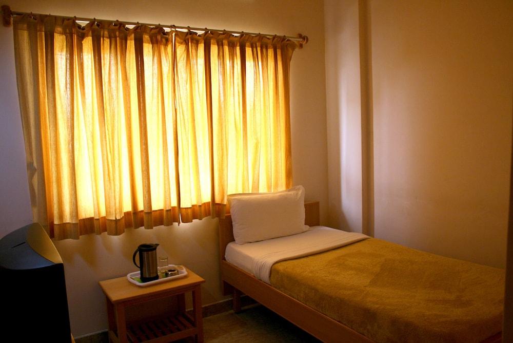 Tree Top Residency Room