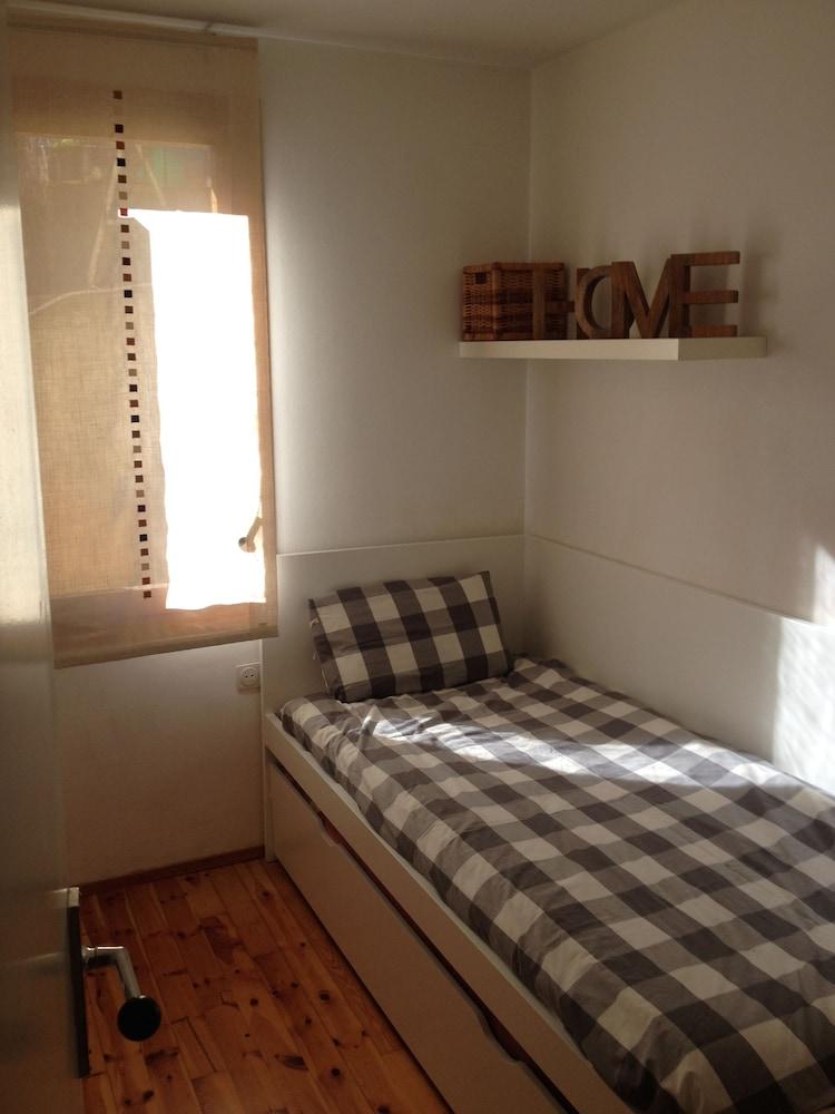 Plaça Vedruna Room