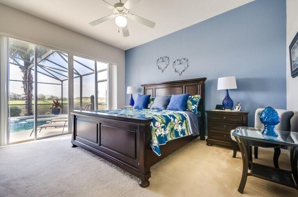 Adulusiia Loop Villa Mabella Room