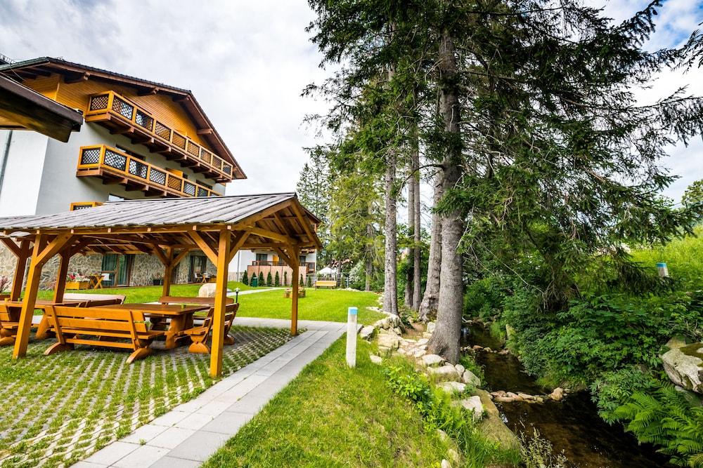 هوتل نا سكاربي ويذ شكلارسكا بوريبا المنطقة المحيطة بالمنشأة