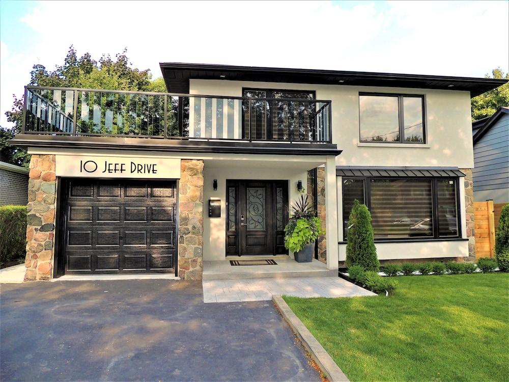 آي ريزيدنس إن تورونتو - فاكيشن هوم الصورة الأساسية