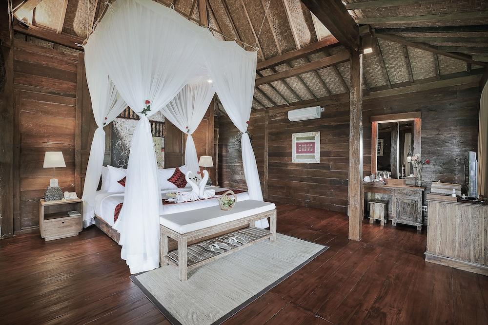 Sunia Jungle Room