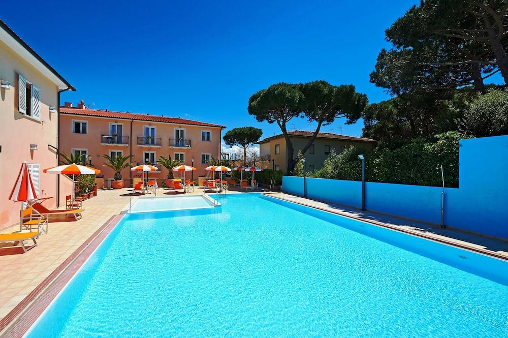 بولجيري مارينا ريزورت إكس فارو فيليدج زحليقة مائية