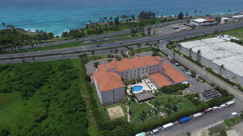 فور بوينتس باي شيراتون سانتو دومينجو منظر من الجو