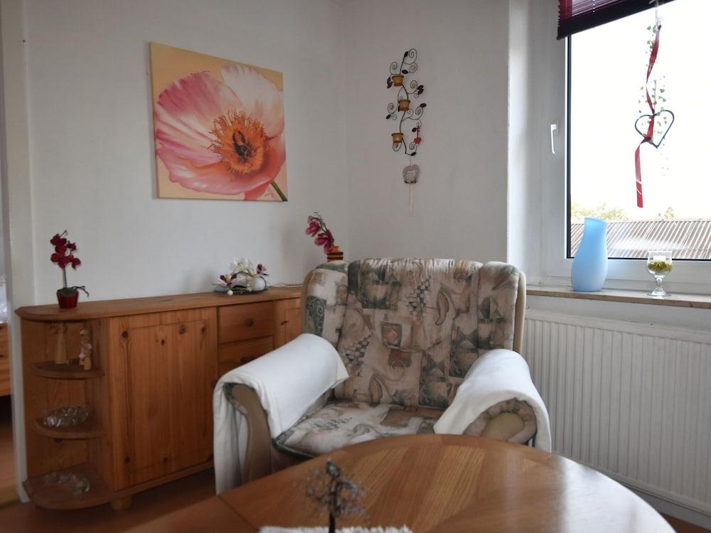 تشارمينج أبارتمنت إن فالكينستاين نير فارم آند موسيام غرفة معيشة