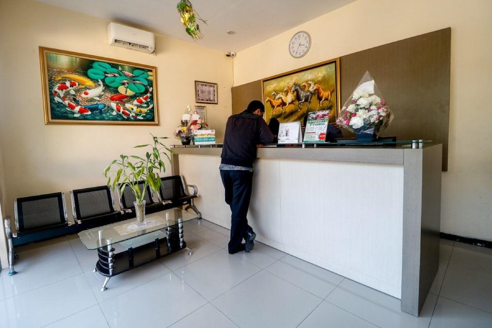 ريد دورز نير باسار تارابونج سيرينج بانجارماسين منطقة الاستقبال