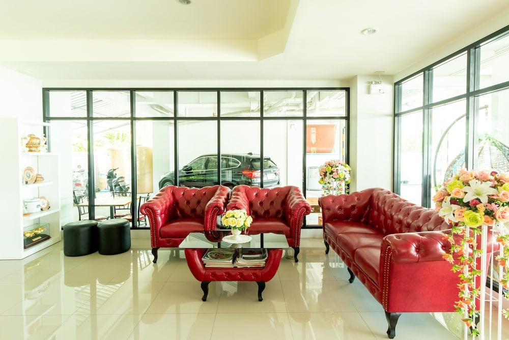 Prosperous Lobby Sitting Area