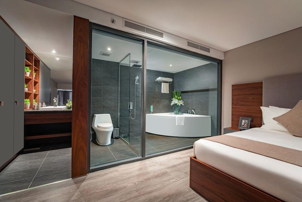 Pentstudio West Lake Hanoi Room