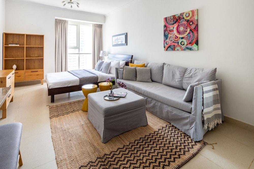 Prime Studio With Scenic Water Views in Jlt! Featured Image
