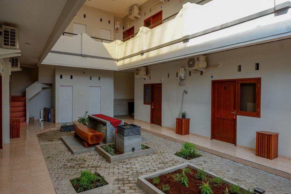 ريد دورز نير ألون ألون كودوس 2 المنطقة الخارجية