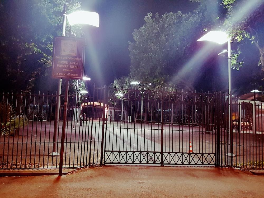 بي آند بي بومبي روينز ديه شارم تفاصيل الفندق من الخارج