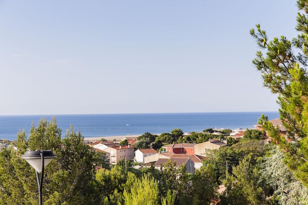 ليه رومارين - فاكونس يو إل في إف الشاطئ