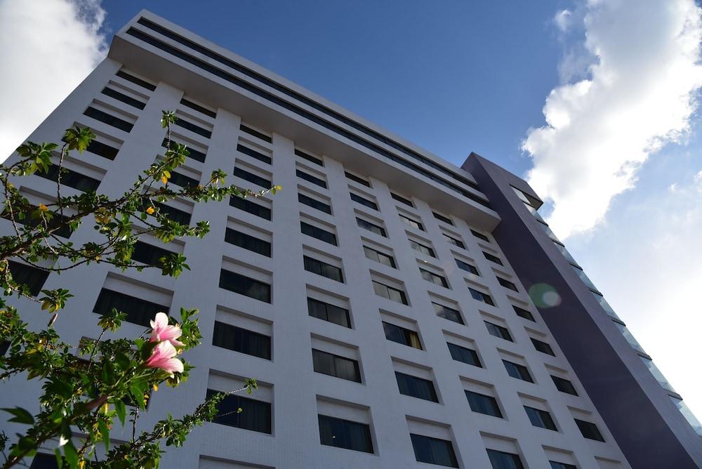 BP Grand Tower Hotel Exterior