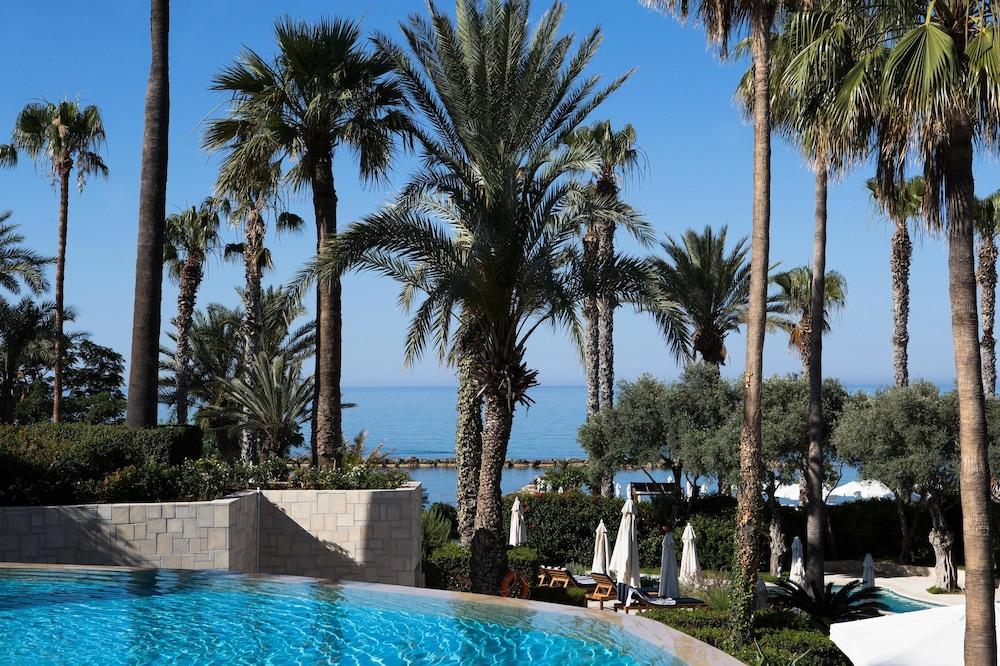 Annabelle Outdoor Pool