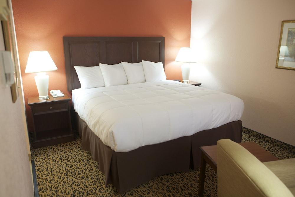 هوثرون سويتس باي ويندام تروي، مي أخرى