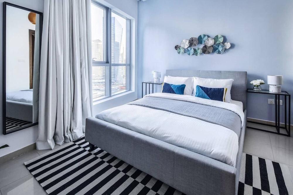 شقة أنيقة وساحرة مكوّنة من غرفة نوم واحدة وإطلالات ساحرة على مارينا! غرفة