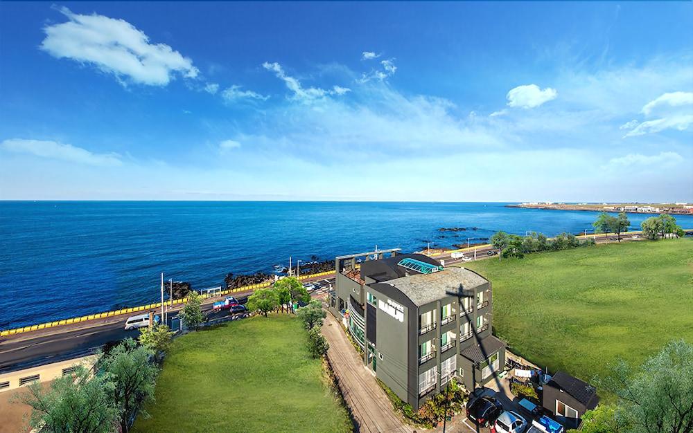 مانيجو بنسيون