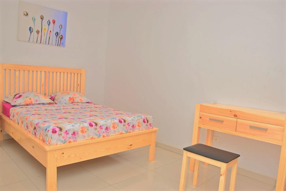 Malom Center Apt 1 Room