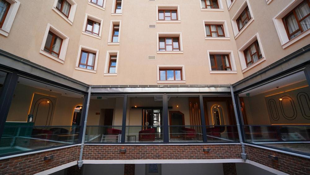 Grand Sirkeci Hotel Exterior