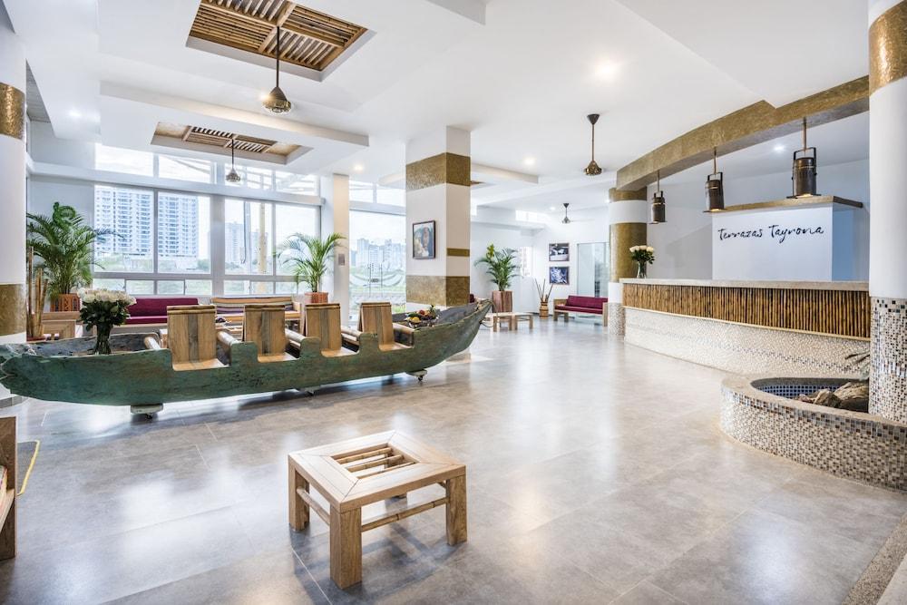 تيراساس ايرونا ترافيلرز أبارتامنتوس إي سويتس الفندق من الداخل