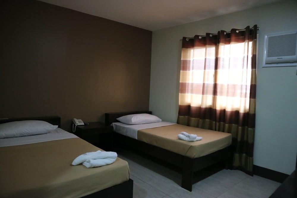Gateway 21 Hotel and Dormitel Room