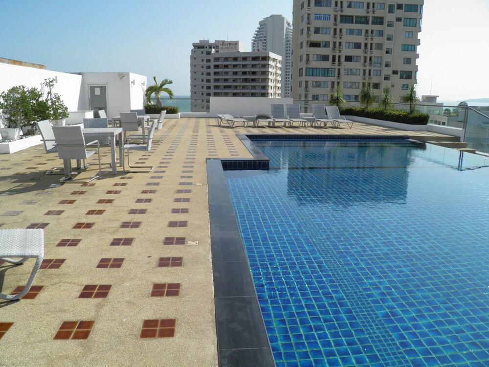 Nova Ocean View - 802 by Axiom Rooftop Pool