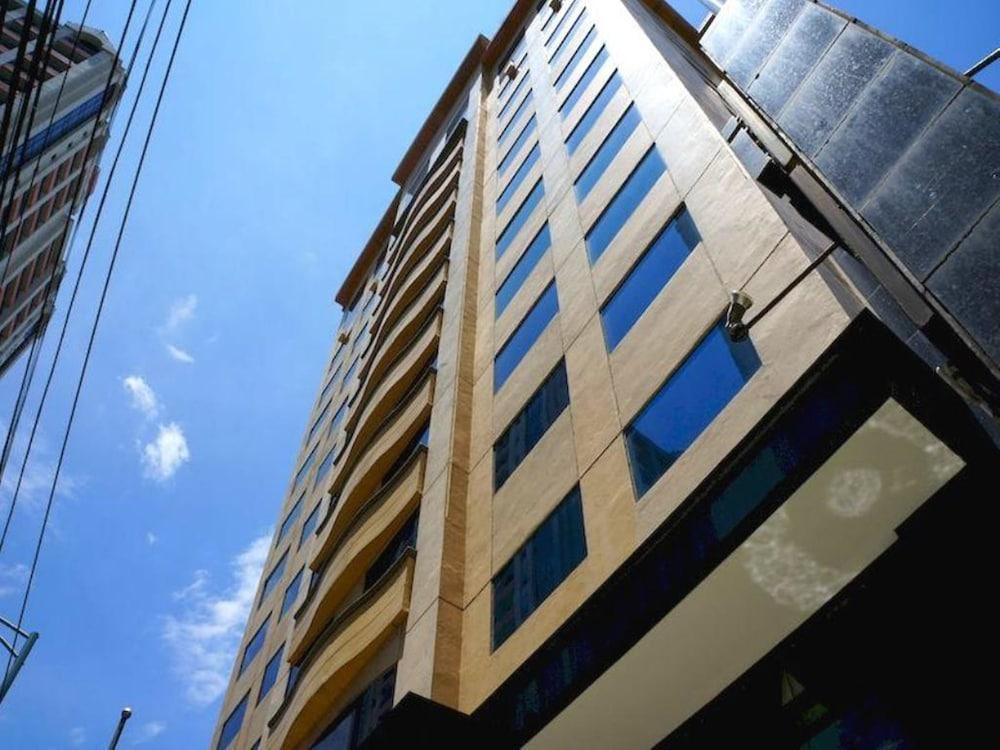 تيارا أوريانتال هوتل ماكاتي بويرد باي كوكوتل المنطقة الخارجية